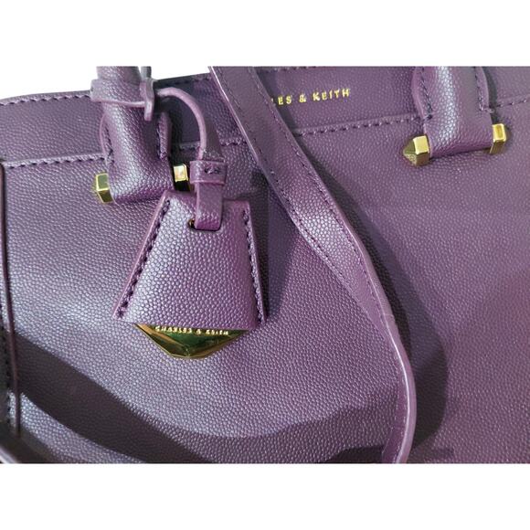 Charles and Keith trapeze purple purse. - Picture 2 of 10